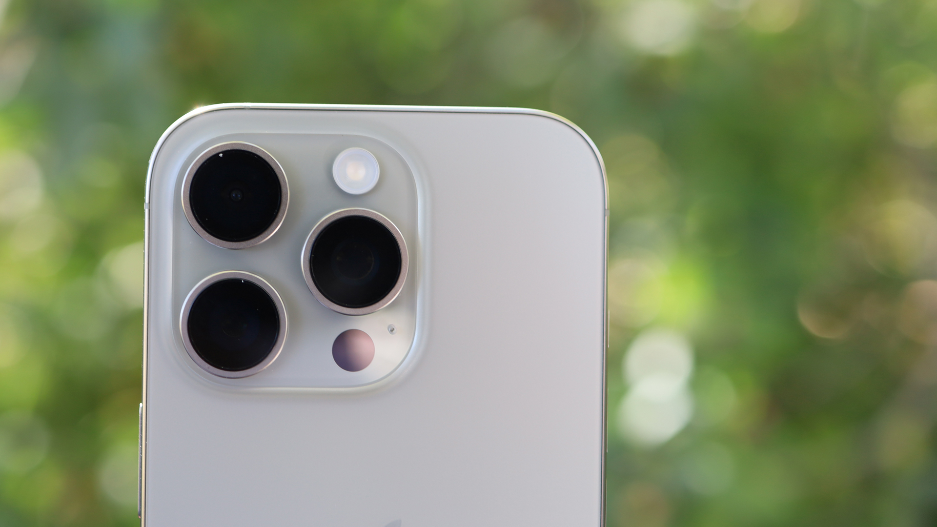 iPhone 16 Pro