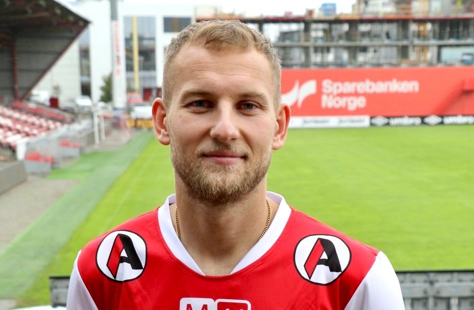 Fotball, Bryne FK | Danskene strømmer på