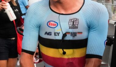 Remco Evenepoel forsvarte VM-tittelen i temposykling – Andreas Leknessund med sterk sjetteplass