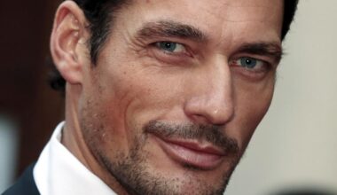Supermodell David Gandy kraftig ut mot AI-modeller