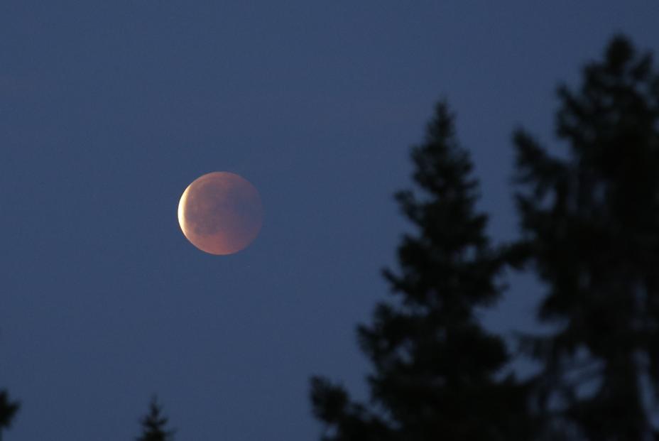 Spektakulær blodmåne søndag – synlig i hele Norge