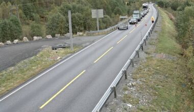 Brann og redning, Sogndal | Varebil byrja å brenne på Fjærlandsvegen