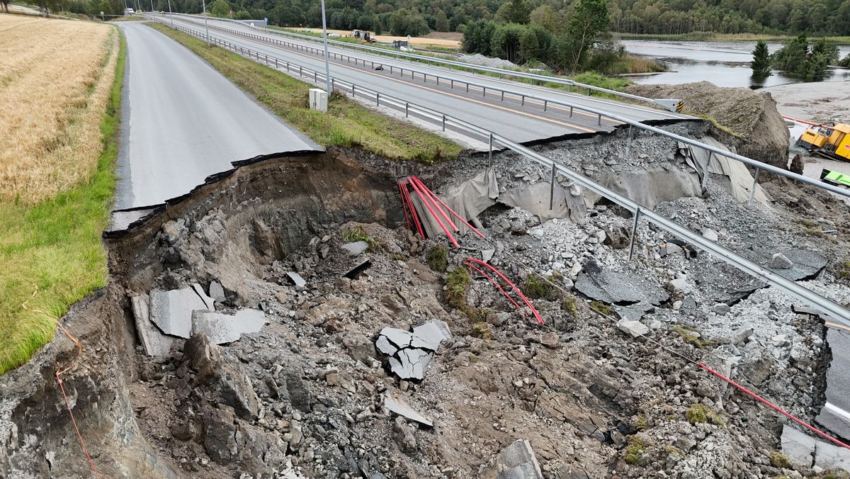 Samferdselsminister Jon-Ivar Nygård (Ap) besøkte mandag rasområdet i Levanger.