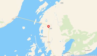 To personer omkom i trafikkulykke med tre biler