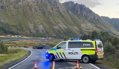 Blålys, Vågan | To omkom i trafikkulykke på E10