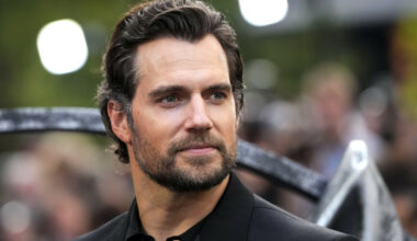 Skuespiller Henry Cavill er skadet: Utsetter innspilling av «Highlander»