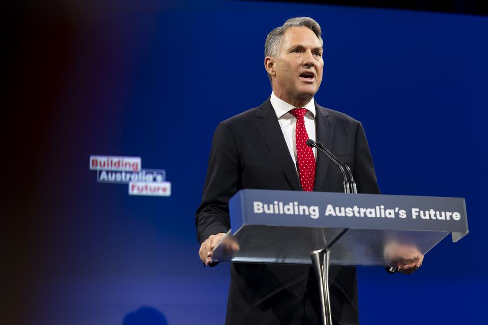 Australia skal bruke milliarder på anlegg for atomdrevne ubåter