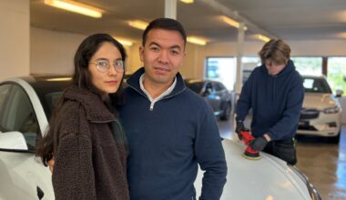 Bil, Næringsliv | Mustafa (32) har fått hjelp, men jobber fortsatt 60-timersuker: – Veksten går så fort