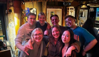 Uteliv, Tromsø sentrum | Her har de unge tatt over: – Det eneste stedet hvor man kan danse sving i byen