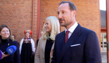 Kronprinsparet fortsetter det offisielle programmet under Høiby-rettssaken