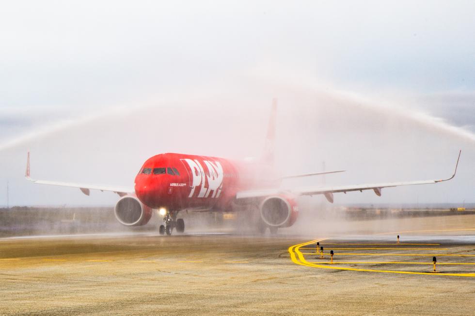 Tusenvis er strandet: Flyselskap legger ned på dagen