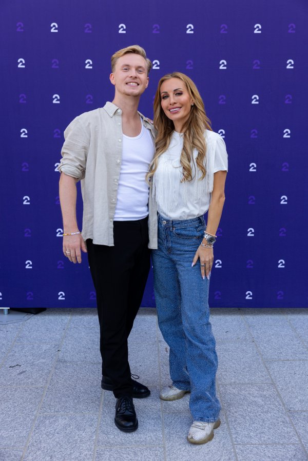 Viggo Venn (36), klovn.

Skal vi danse 2025. Foto: Espen Solli / TV 2

Carina Dahl (40), artist. 
Hennes dansepartner er Ole-Thomas Hansen.