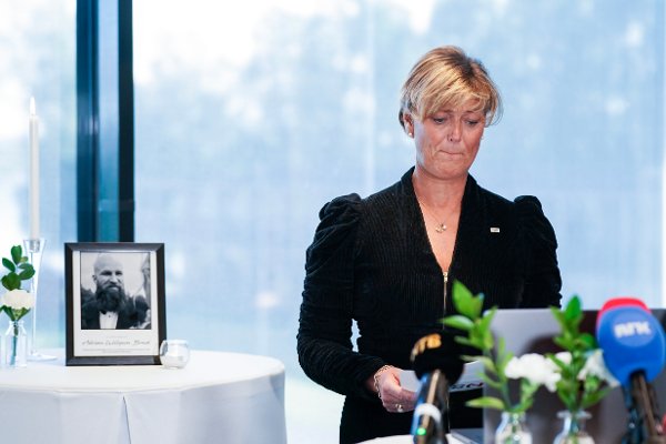 Horten 20250927.
Generalsekretær i Redningsselskapet Grete Herlofson informerer om ulykken hvor overstyrmann i Redningsselskapet Adrian Willyson Brask (36) omkom under ulykken i Lofoten fredag.
Foto: Thomas Fure / NTB
