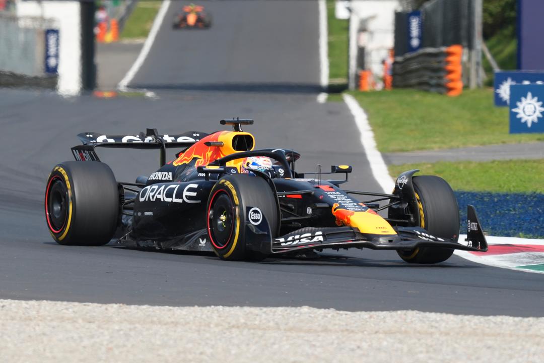 Verstappen til topps for første gang siden mai – lo av McLarens avgjørelse