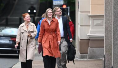Rødt-leder Marie Sneve Martinussen møter Jonas Gahr Støre i Statsministerboligen