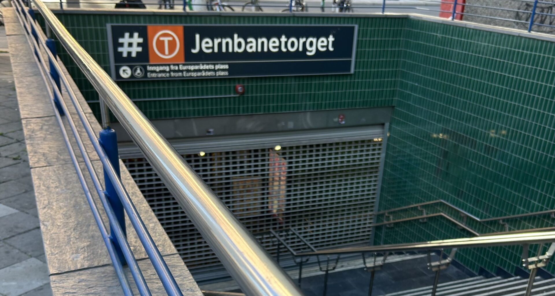 Jernbanetorget evakuert