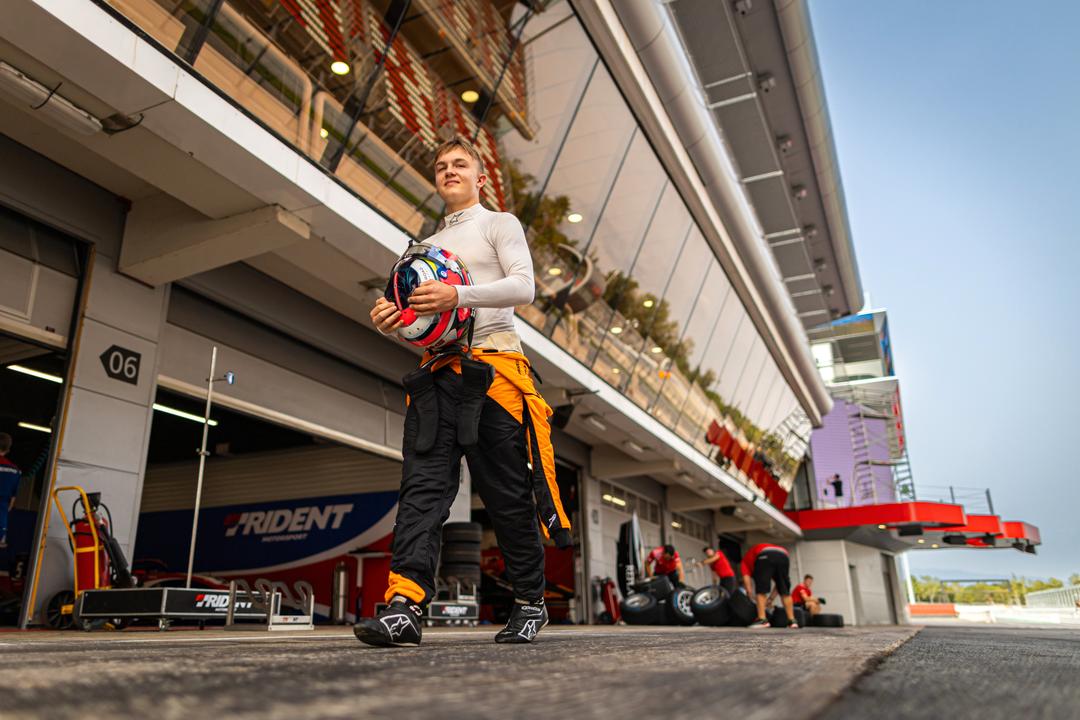 Martinius Stenshorne skal kjøre Formel 2 i Baku