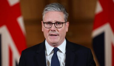 Storbritannias statsminister Keir Starmer kom med beskjeden søndag.