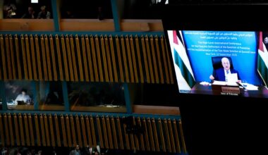 Palestinas president ber Hamas legge ned våpnene