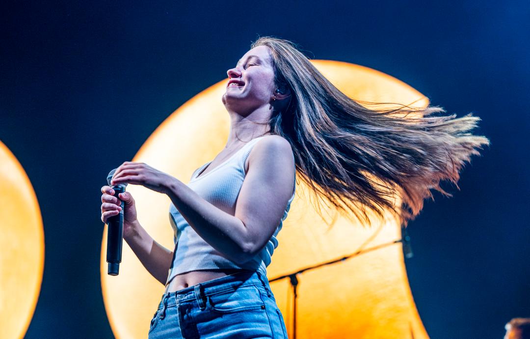 Sigrid skal varme opp for Ed Sheeran