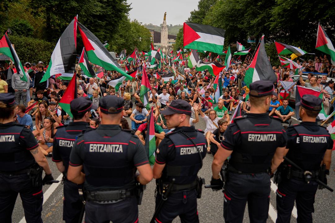 Bruddseier i Vueltaen – arrangøren kortet ned etappen etter nye Gaza-protester