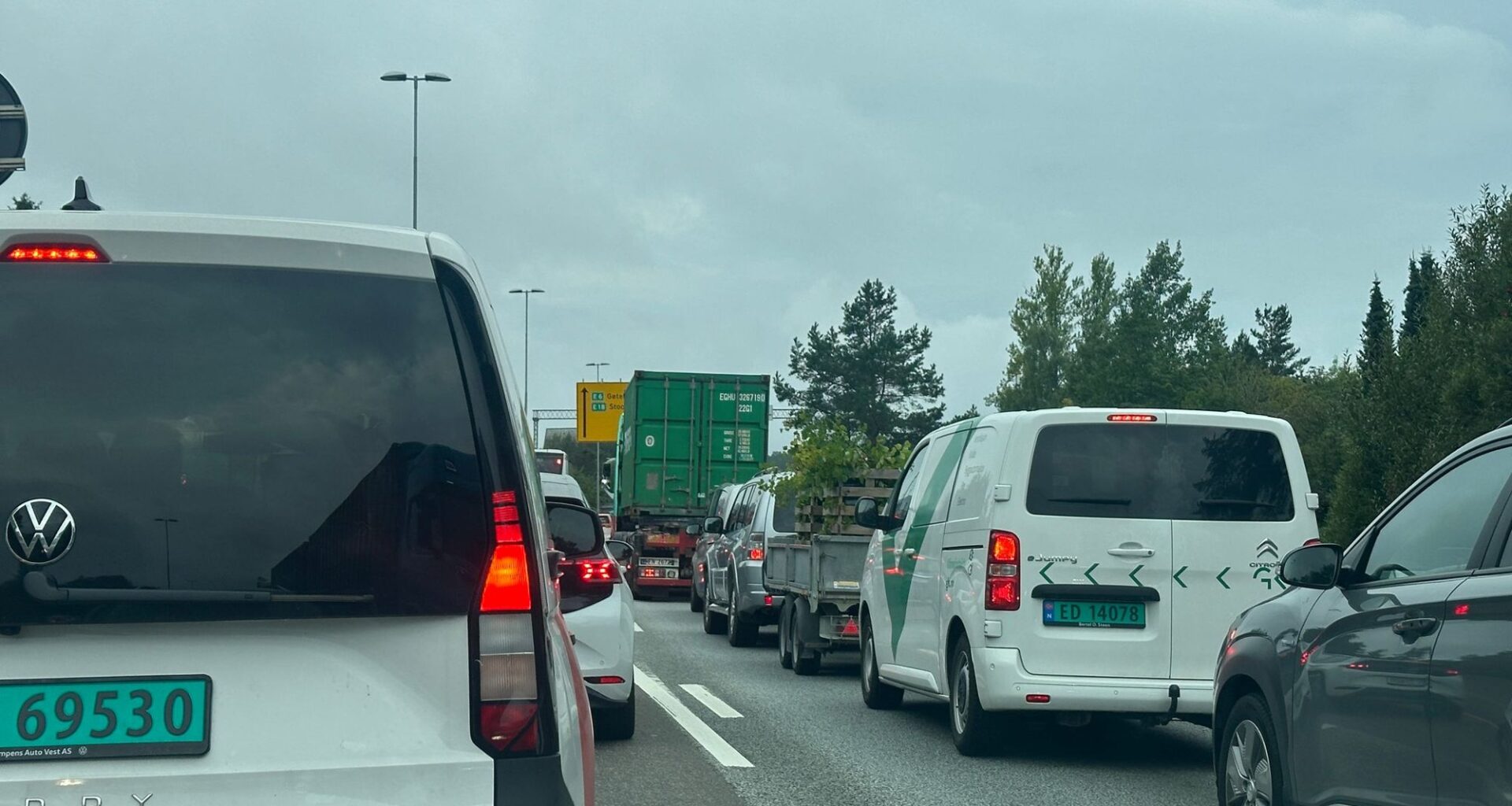 Trafikk og kollektiv, Oslo | Lange køer på vei ut av byen