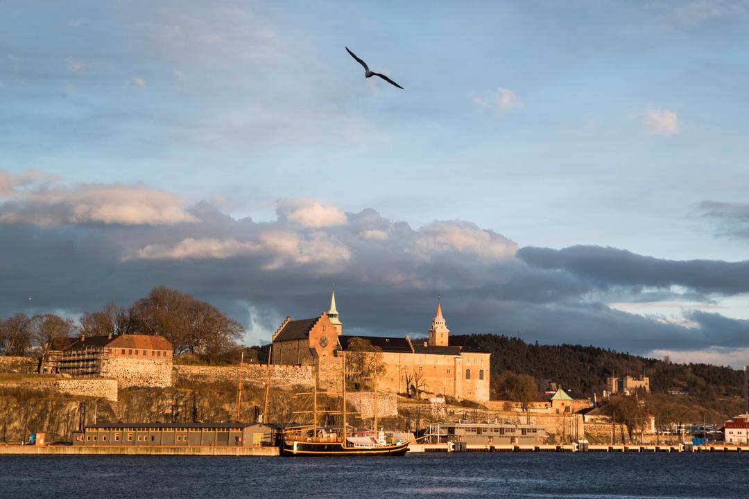 Singaporsk ektepar pågrepet for ulovlig droneflygning i Oslo