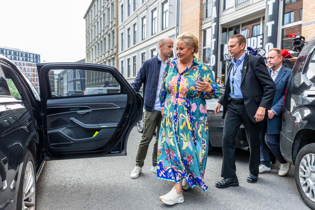 Ventes at Erna Solberg vil svare på exit-kravene fredag
