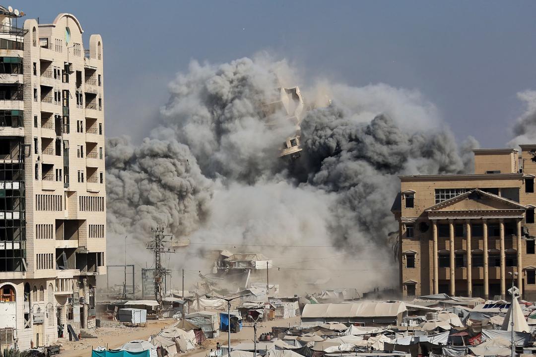 Netanyahu varsler bakkeoperasjon i Gaza by
