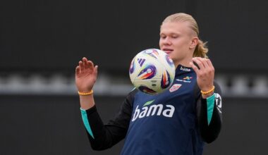 Haaland måtte sys etter smell med bussdør