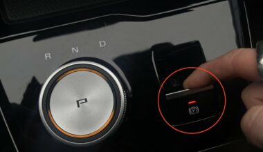 Parkeringsbremsen fungerer som nødbrems - erstatter håndbrekket