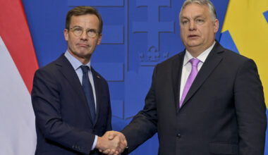 Viktor Orbán forpester den internasjonale offentligheten med løgner.
