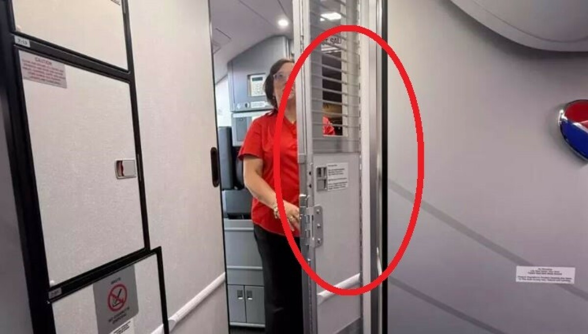 Flyselskapet installerer ny dør i alle nye fly