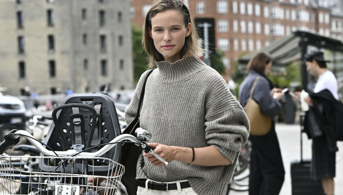 Flip-flops trender i høst, men kan man bruke skoene på kontoret?