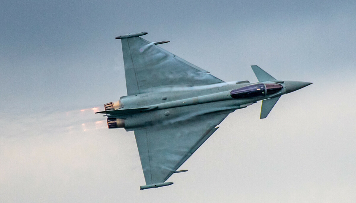 Sender jagerfly til Polen - Dagbladet