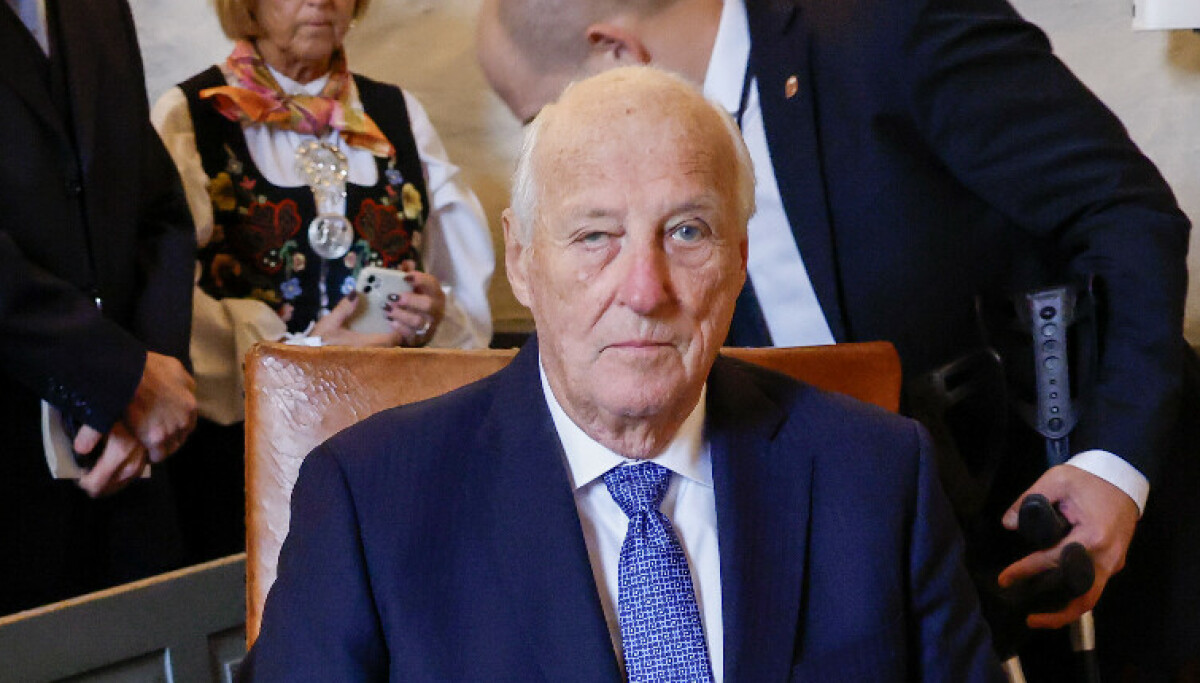 Kong Harald dukket opp på jubileum