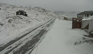 Her kommer snøen: - Hjelpes!