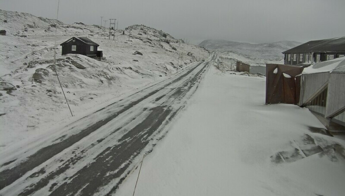 Her kommer snøen: - Hjelpes!