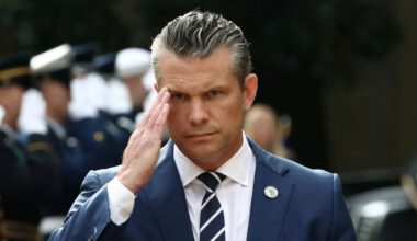 Forsvarsminister Pete Hegseth hasteinnkaller militærtopper: Ingen vet hvorfor