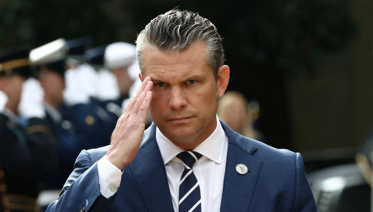 Forsvarsminister Pete Hegseth hasteinnkaller militærtopper: Ingen vet hvorfor
