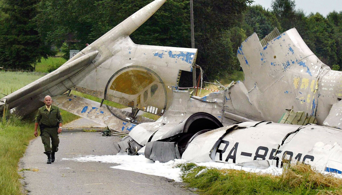 Fly-kollisjon i lufta: Døde barn lå strødd