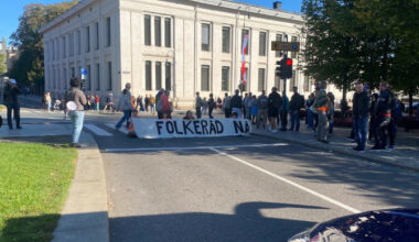 Sperret trafikken - politiet grep inn