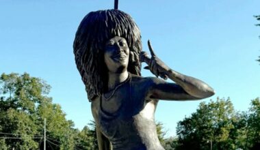 Statuen vekker oppsikt: - En tragedie