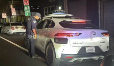 Førerløs Waymo-bil bryter trafikkregler i California uten bot