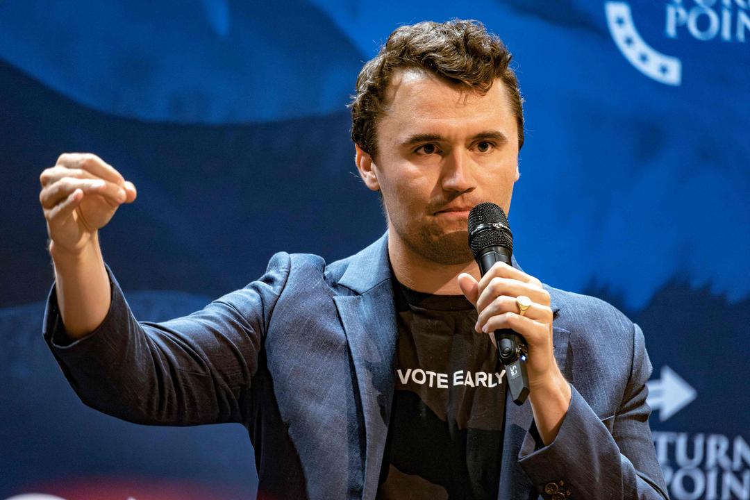 Podkaster Charlie Kirk skutt i Utah i USA
