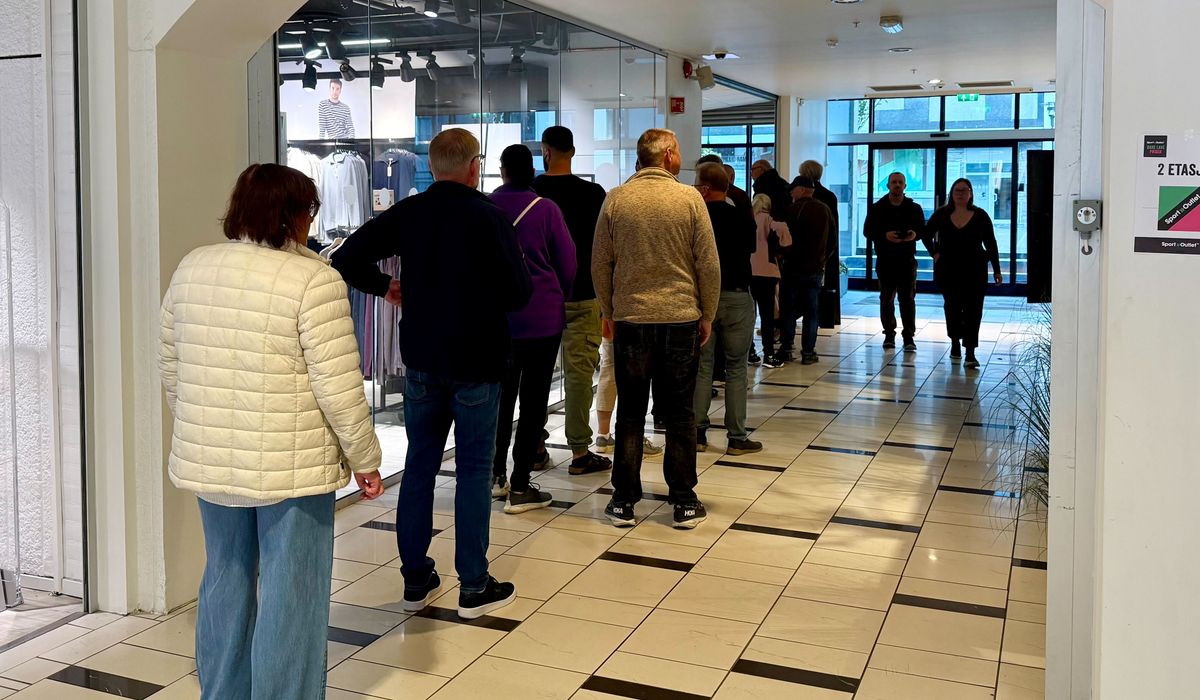 (+) Her var det lang kø - se hvor mange som har stemt i din kommune - varden.no