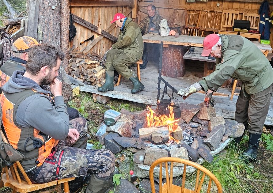 Tre dager inn i jakta: – Sporer stadig på elg, men det er mye som skal klaffe - opp.no