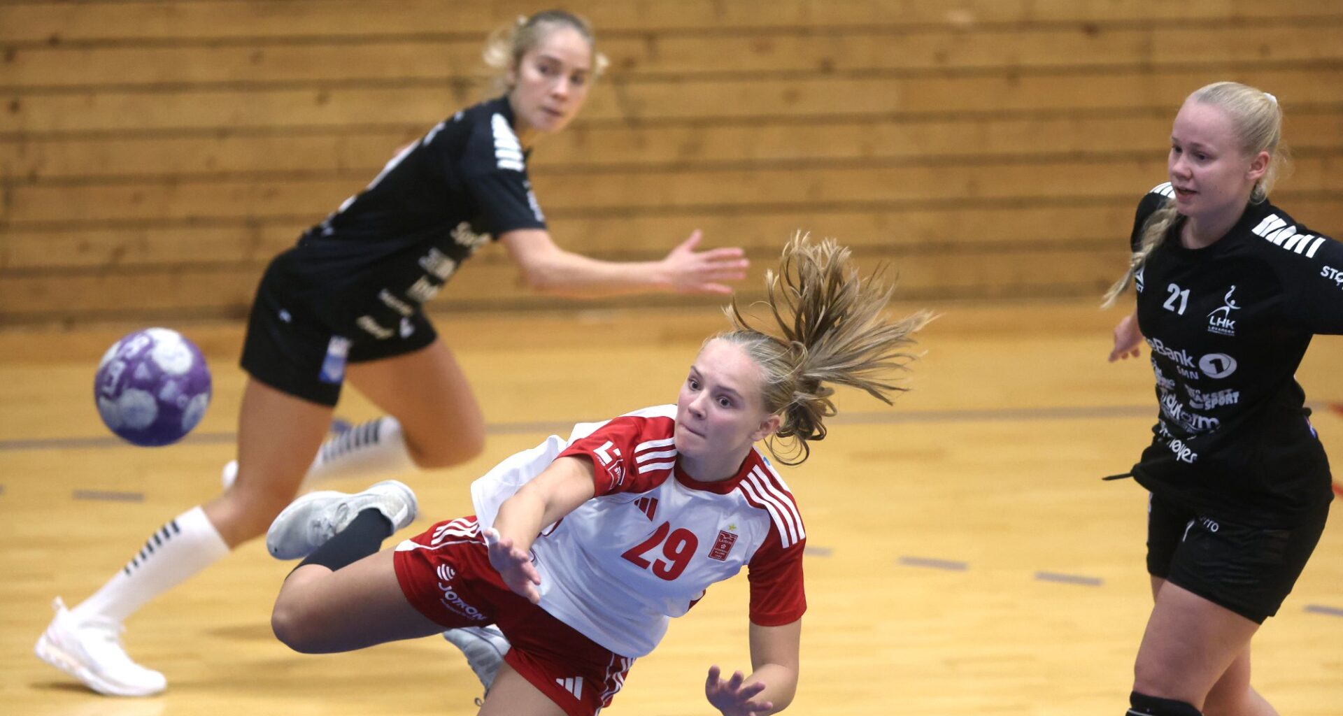 Sport, Håndball | Herlig sesongstart for Larvik HK: – Vi tar stadig nye steg