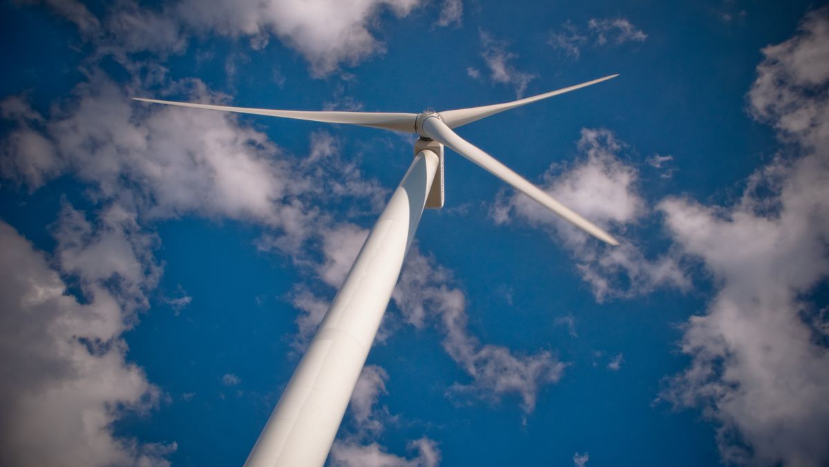 At ikke alle kostnadsleddene ved vindkraft havner direkte på alles strømregning, betyr ikke at disse kostnadene ikke finnes, skriver innleggsforfatterne.