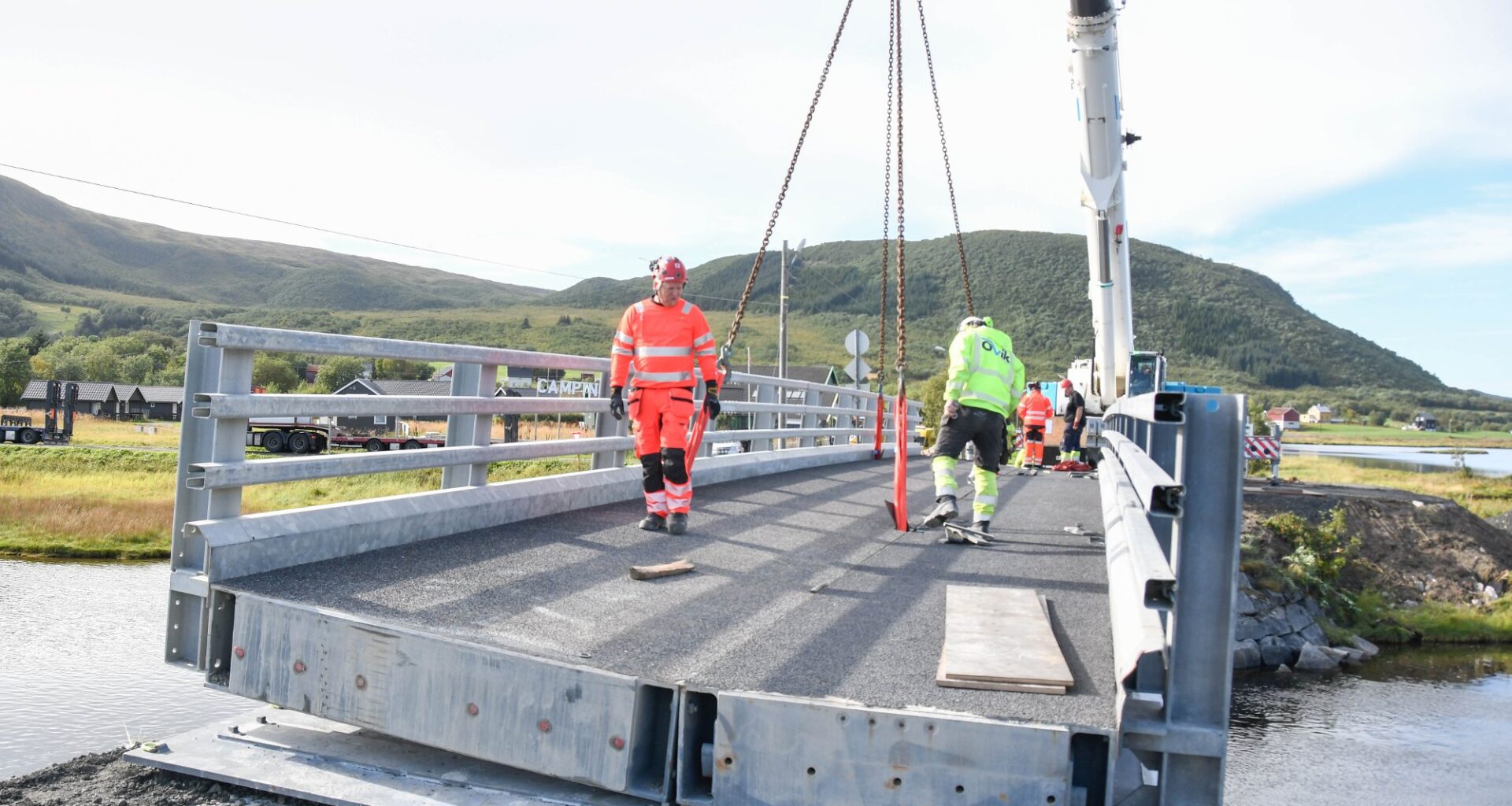 Trafikk, Vei | Trafikken på E10 i Lofoten kan gå som normalt fra mandag morgen